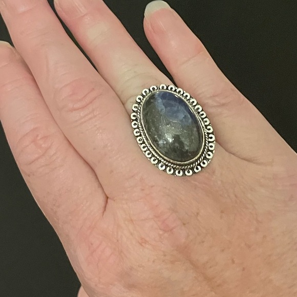 Sterling Silver & Natural Sodalite Gemstone Ring - Picture 4 of 11